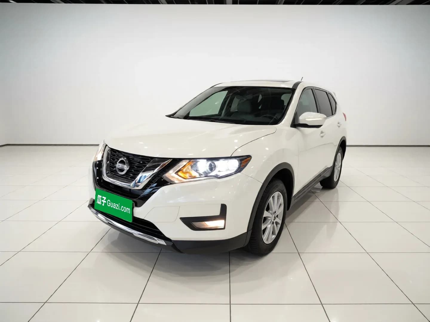 Nissan X-Trail 2.0L FWD Connected Comfort front exterior